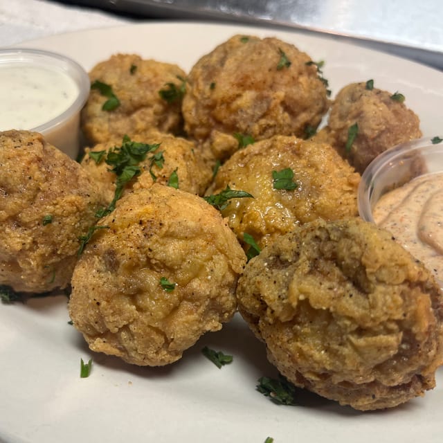 Fried mushrooms (10).